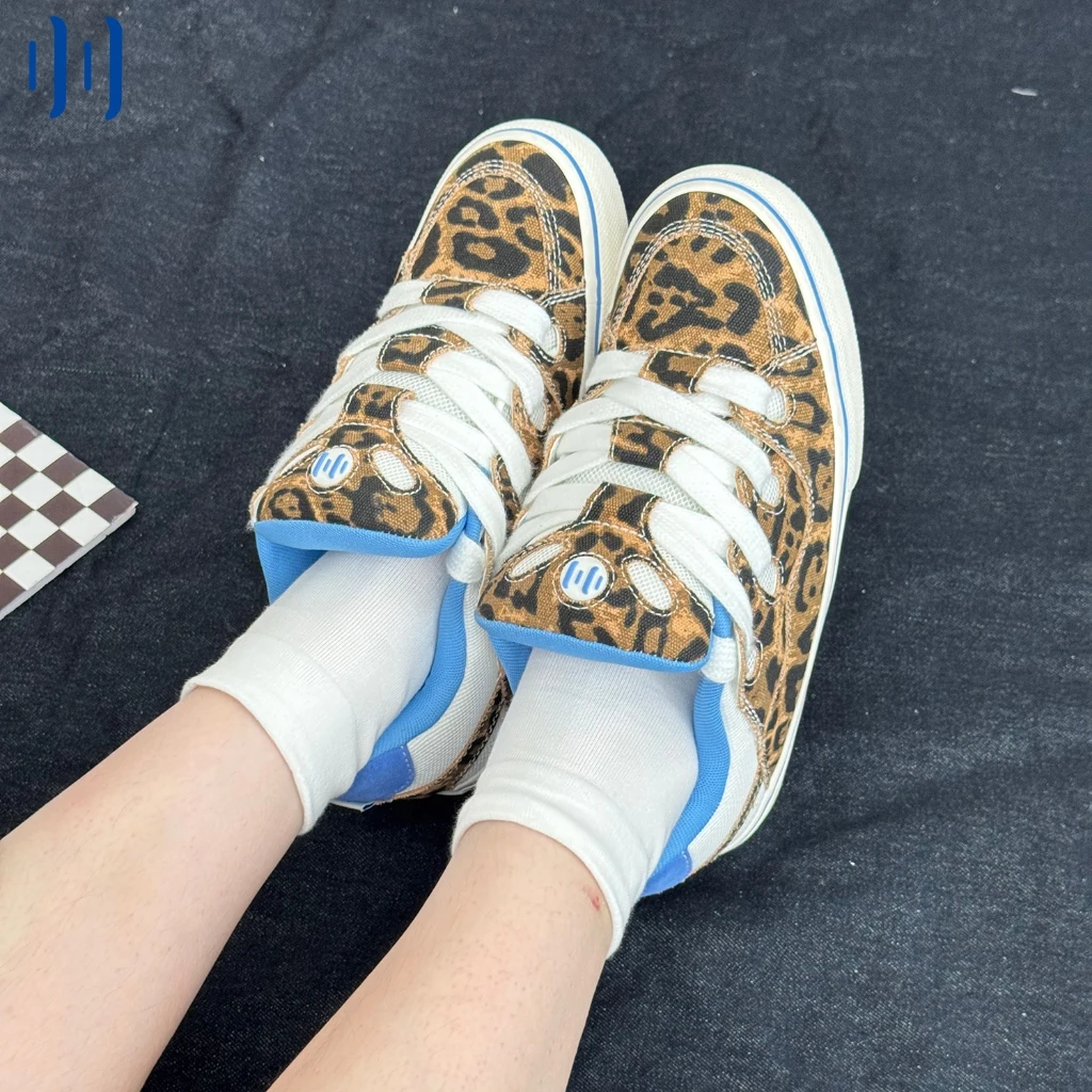 Ollieskate Fabric Leopard Print Bread Sneakers Retro Trendy Low Top Unisex Casual Skateboard Shoes