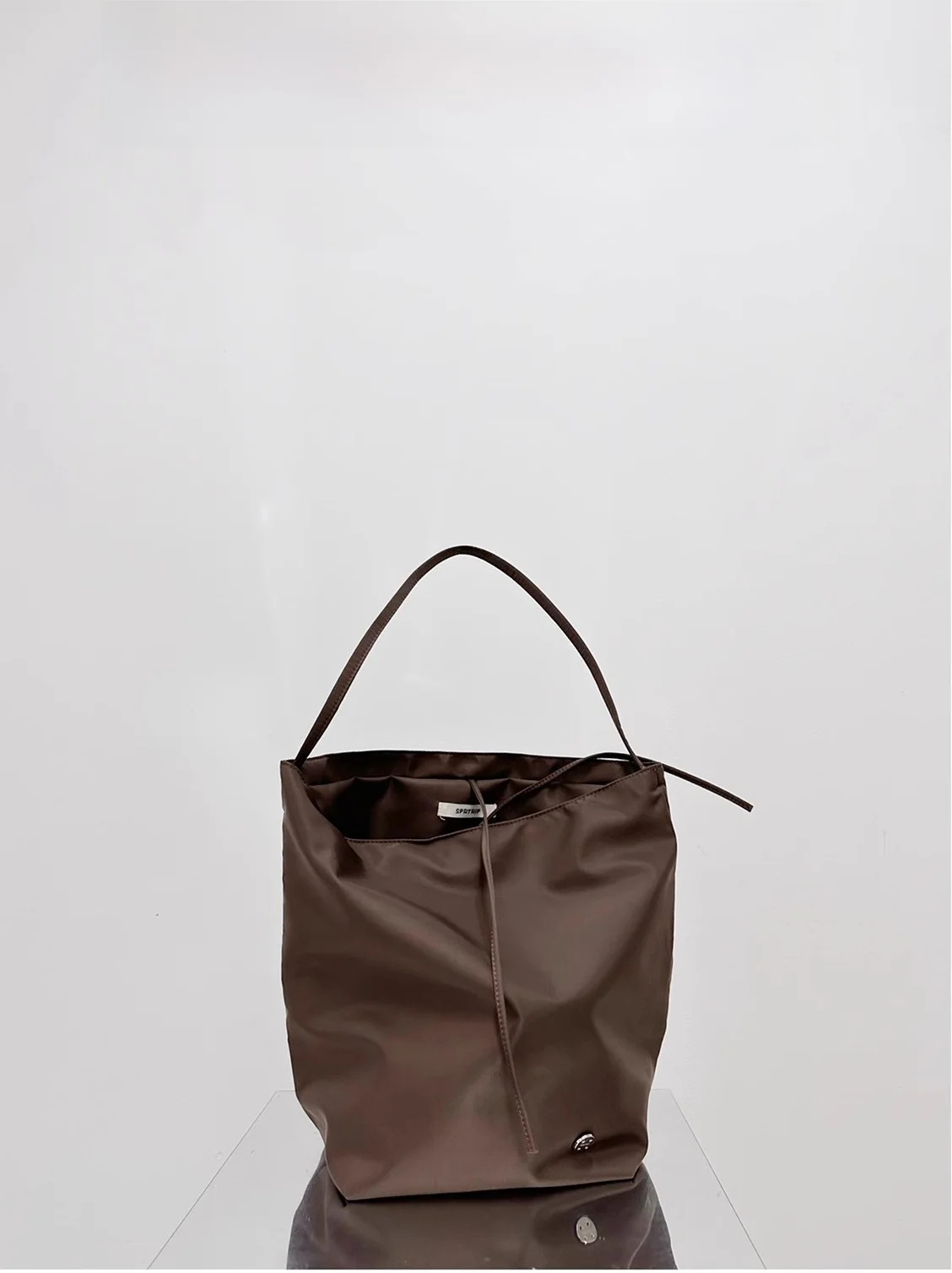 

Водонепроницаемая нейлоновая парусиновая сумка-мешок, большая сумка на одно плечо, универсальная сумка-тоут в стиле ретро для молодежи, повседневная корейская сумка Sle