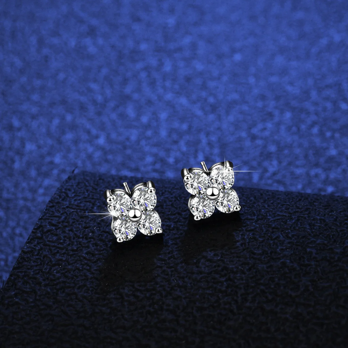 Trendy D Color 0.1CT 3mm Clover Moissanite Stud Earring For Women Fine Jewelry S925 Sterling Silver Diamond Earring Pendientes