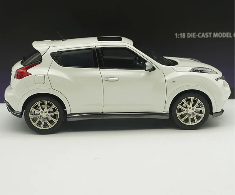 1/18 New Original Special Price Diecast Metal Japanese 2015 Luxury ESQ Off-road Car Model Furniture Display Toys For Children