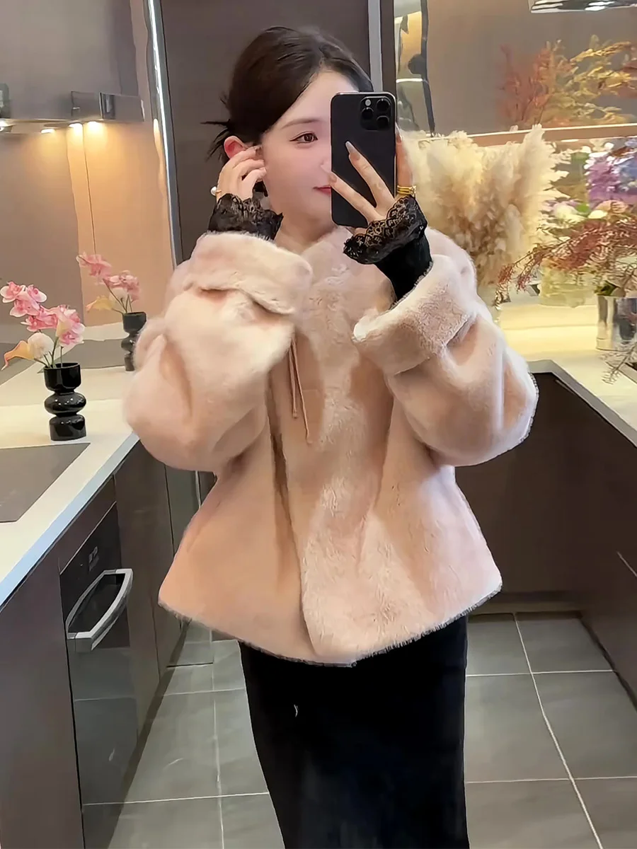 เสื้อโค้ทขนสัตว์สีชมพูอ่อนสไตล์จีนใหม่สำหรับผู้หญิง แฟชั่นฤดูหนาว อเนกประสงค์ แขนยาว อุ่นสบาย เหมาะสำหรับใช้ในชีวิตประจำวัน