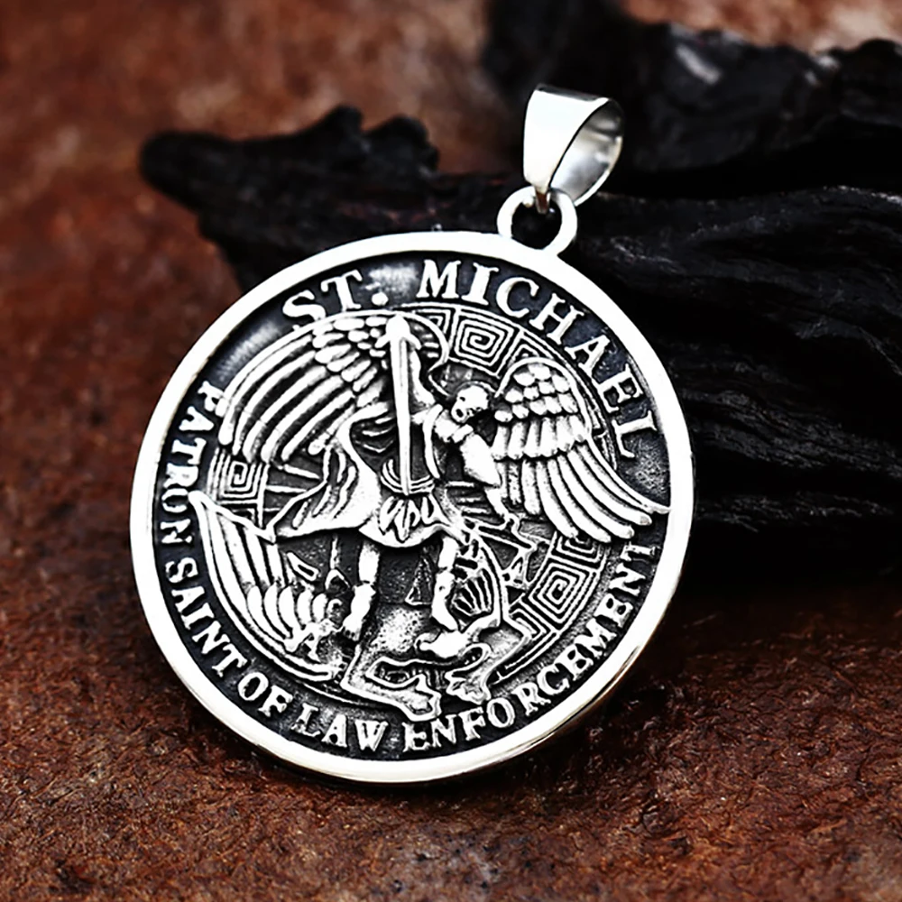 Classic Vintage St. Michael Archangel Pendant For Men Women Stainless Steel Archangel Round Medal Necklaces Amulet Jewelry Gifts