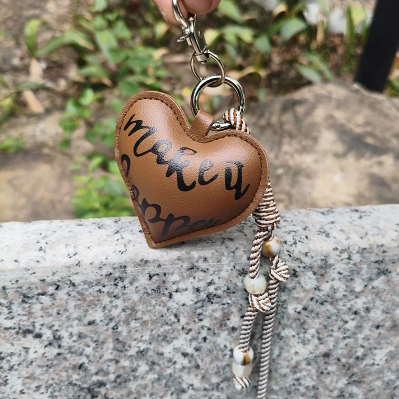 Explosions Valentine's Day Car Keychain PU Red Lovers Heart-shaped Keychain Pendant Heart Accessories.