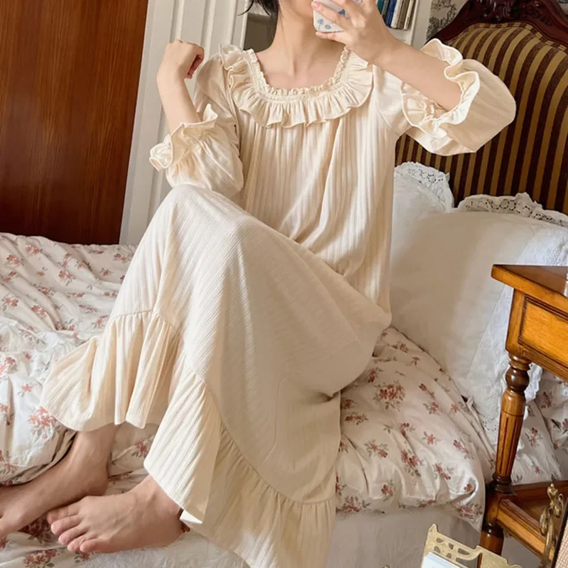 

Women Loose Long Nightwear French Style Square Collar Vintage Nightown Autumn Full Sleeves Mid-Calf Sweet Ruffles Nightdress