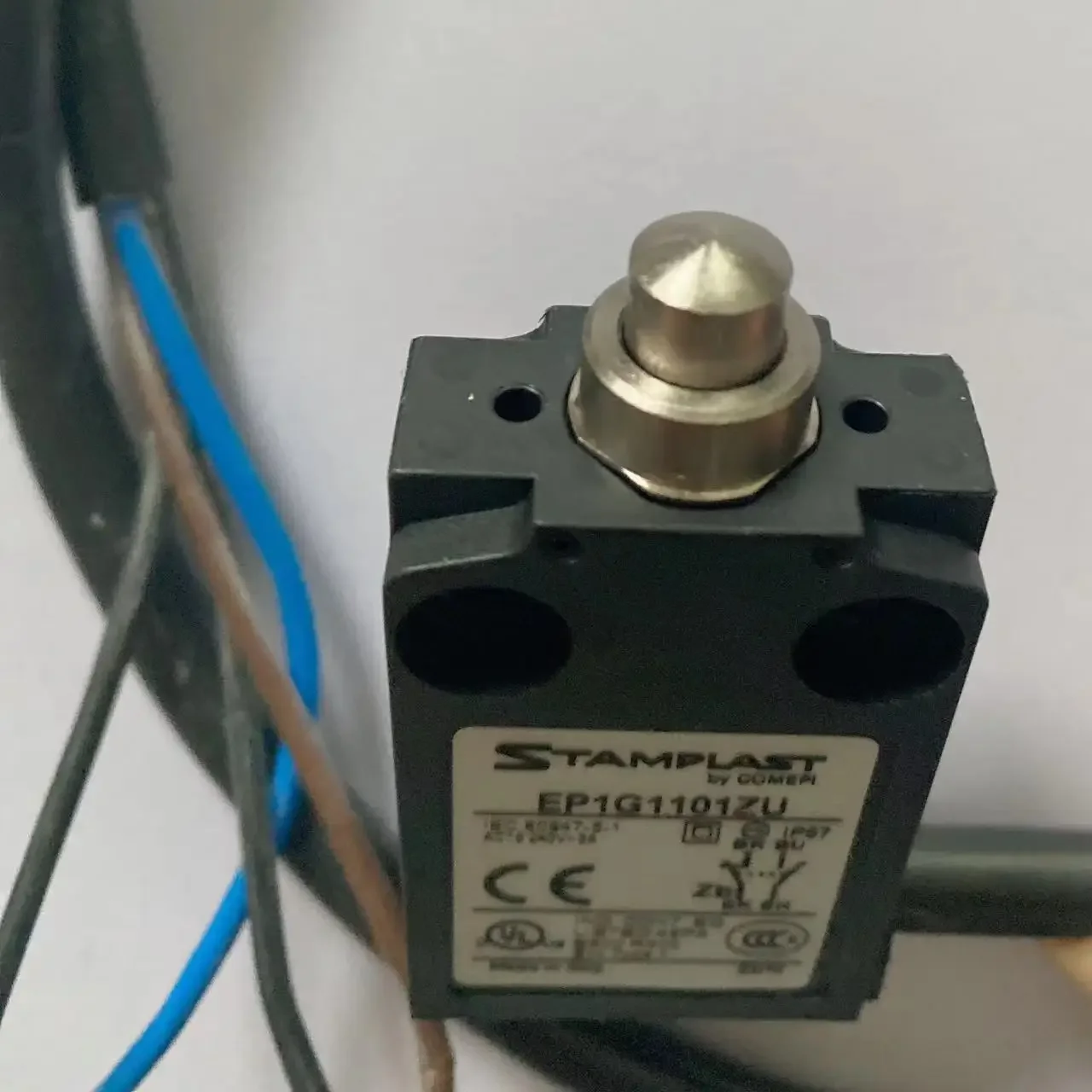 

New original Comepi EP1G1101ZU limit switch