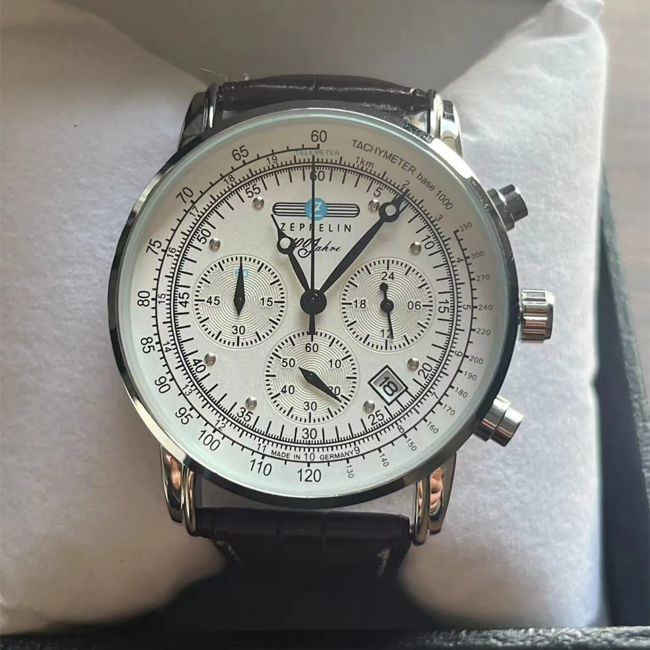 

2026 New Classic Men's Watch Three Eye Running Second Multi functional Timing Mesh Belt Zeppelin Automatic Date Quartz Watch