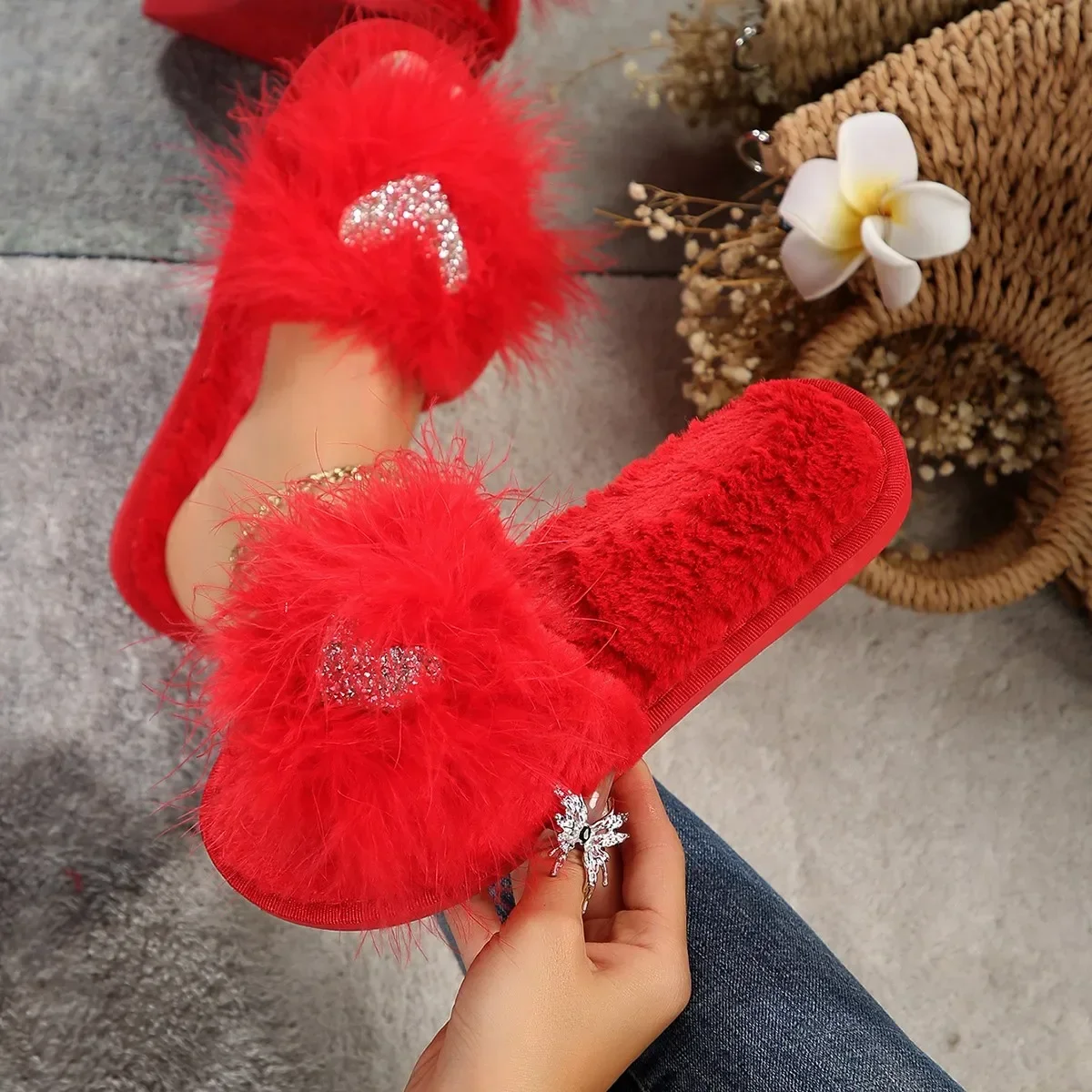 Warm Plush Slippers Women Slides Flat Low Heels Women Shoes Heart Bling Crystal Platform Fluffy Fur Slippers Shoes Zapatos