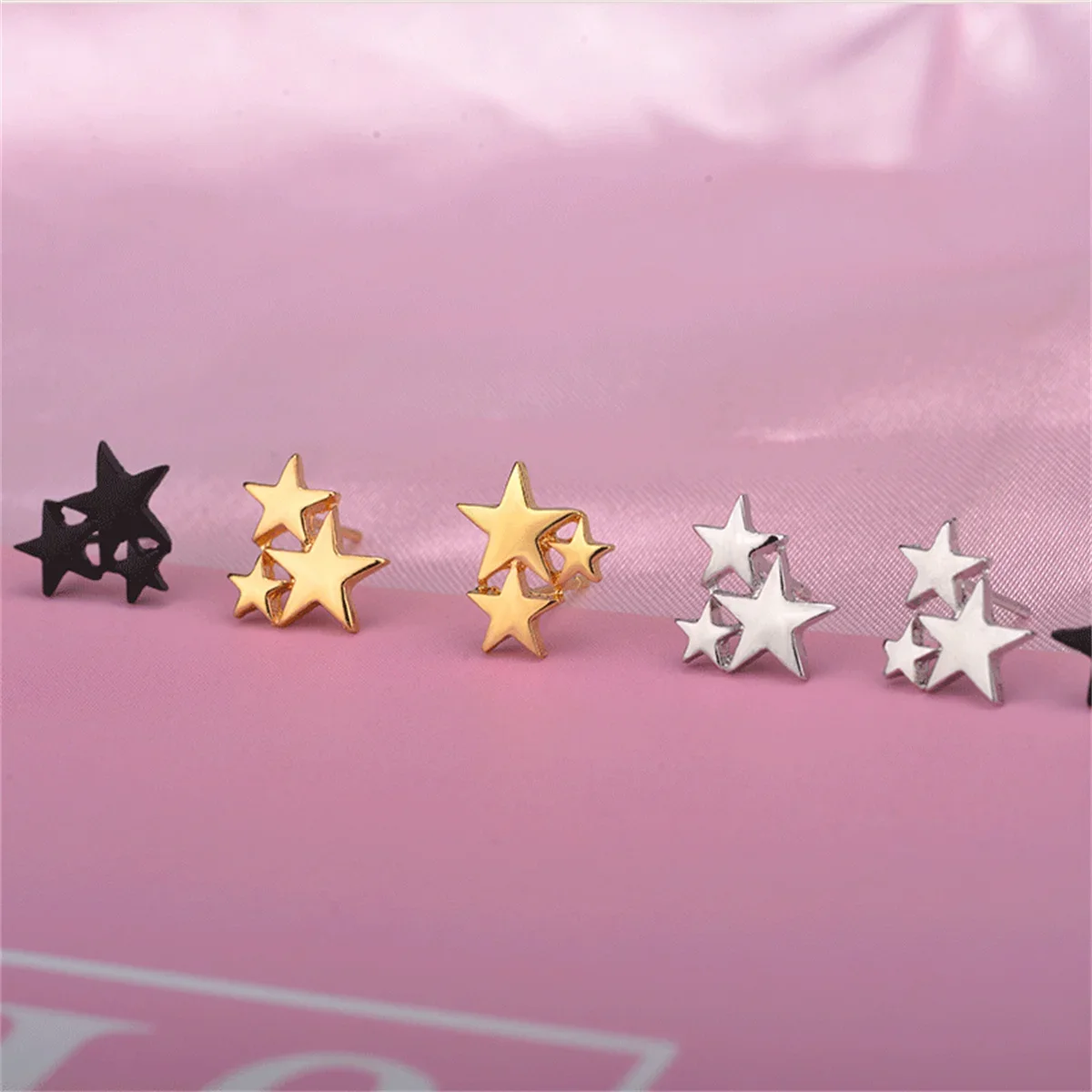 

2024 New Earrings Creative Versatile Cute and Sweet Five Pointed Star Earrings Fashion Alloy Earrings Friend Gift Jewelry