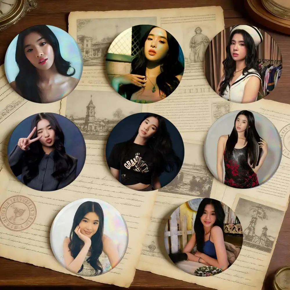 KPOP SOPHIA K-KATSEYE Badges 25 32 44 58 75 Mm Round Cosplay Pin Bag Decor Fans Collect Friends Gifts Brooch Souvenir