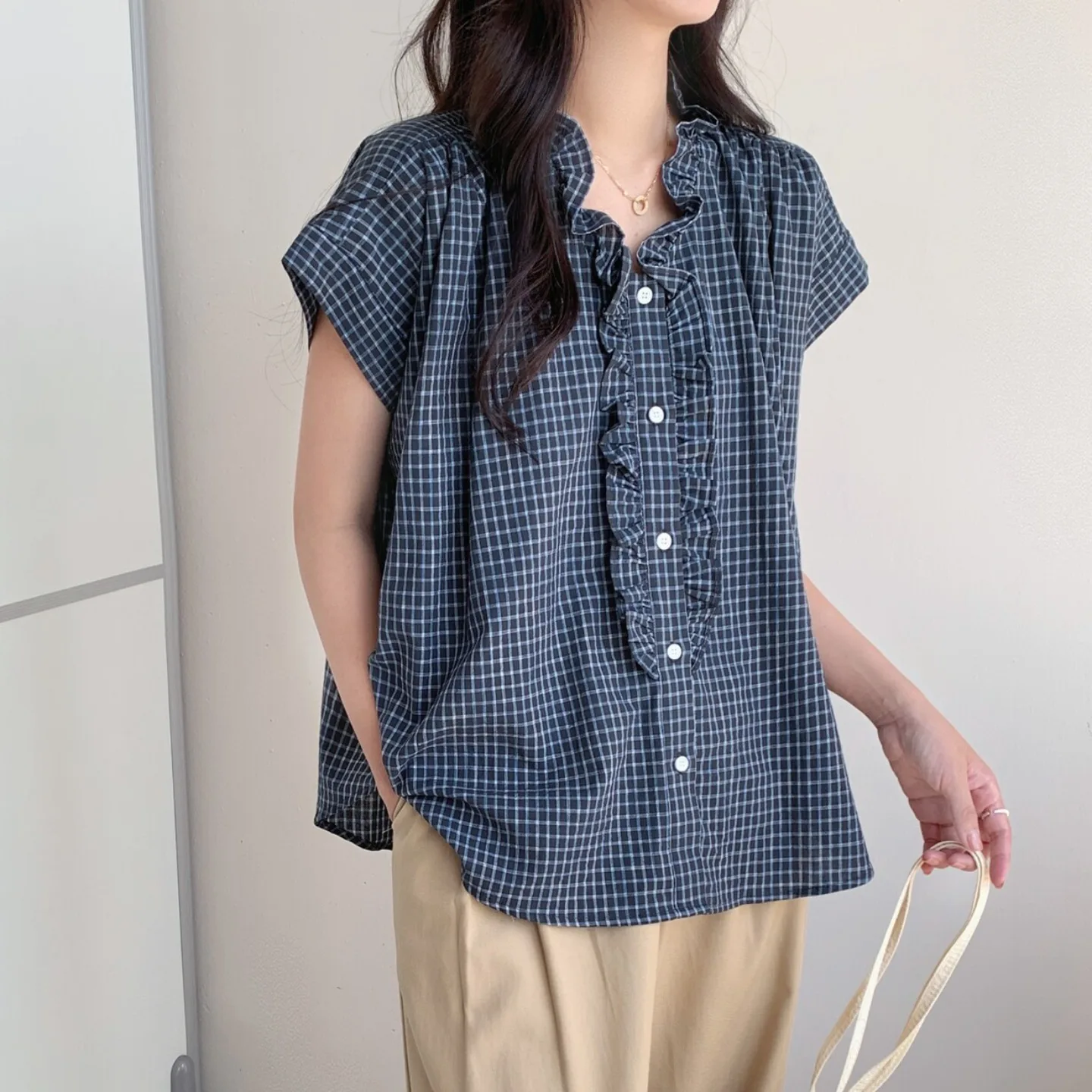 

Ladies Loose Fit Plaid Shirt Short Sleeve Gathered Korean Style Floral Trim Top Breathable Comfortable Summer Fashion