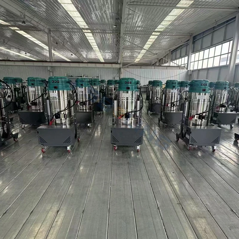 High-power Portable Battery-powered Industrial Vacuum Cleaners Are Used To Clean Different Areas Of The Factory
