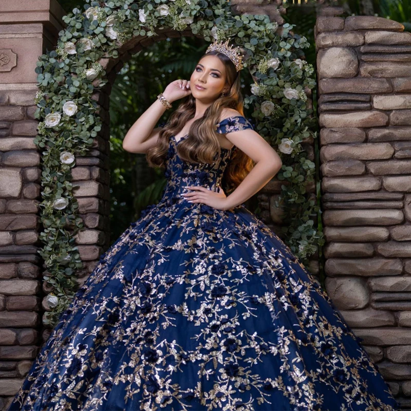 

Navy Blue Off The Shoulder 3D Flowers Ball Gown Quinceanera Dresses Ruffles Sequined Appliques Lace Corset Vestidos De 15 Años