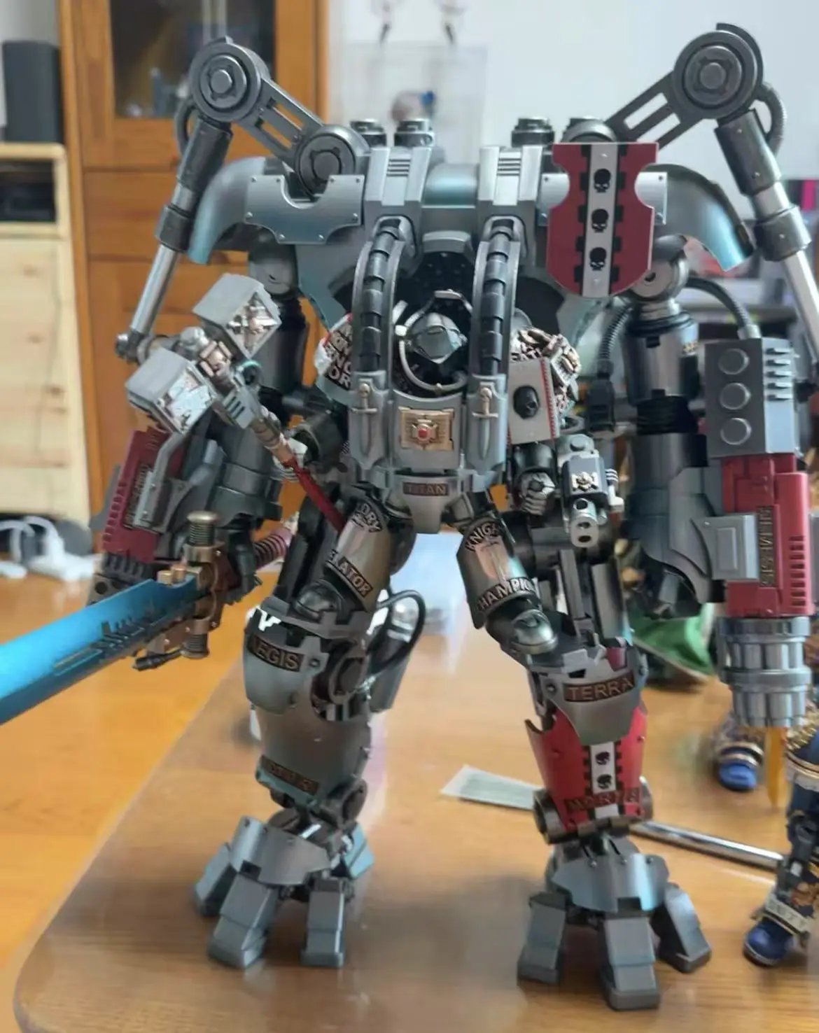 

【JOYTOY】1/18 Фигурка Warhammer 40K Grey Knights Nemesis Dreadknight Mecha Soldier Коллекция украшений