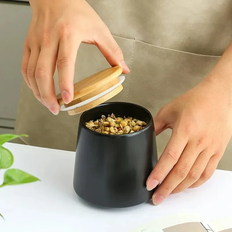 

Nordic Porcelain Simplicity Sealed Tank Home Ceramic Storage Box Spice Jar Coffee Bottle Wood Lid Grain Container Kitchen Tools