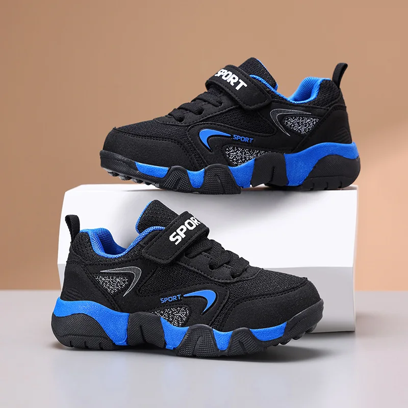 

2025 г., детская спортивная обувь, новая модная классическая детская повседневная обувь, дизайн на липучке, нескользящие дышащие сетчатые школьные кроссовки для мальчиков