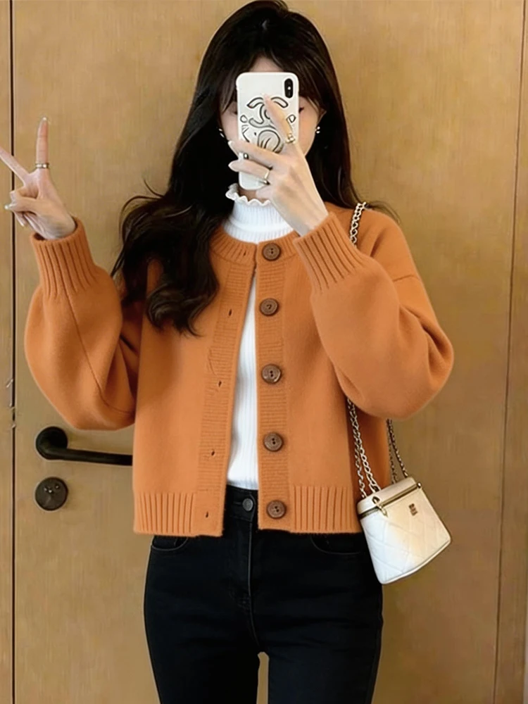 

Повседневный женский вязаный свитер для весны и осени, новинка, маленький размер, трикотаж для отдыха, мягкая ткань, длинный рукав, круглый вырез, C...