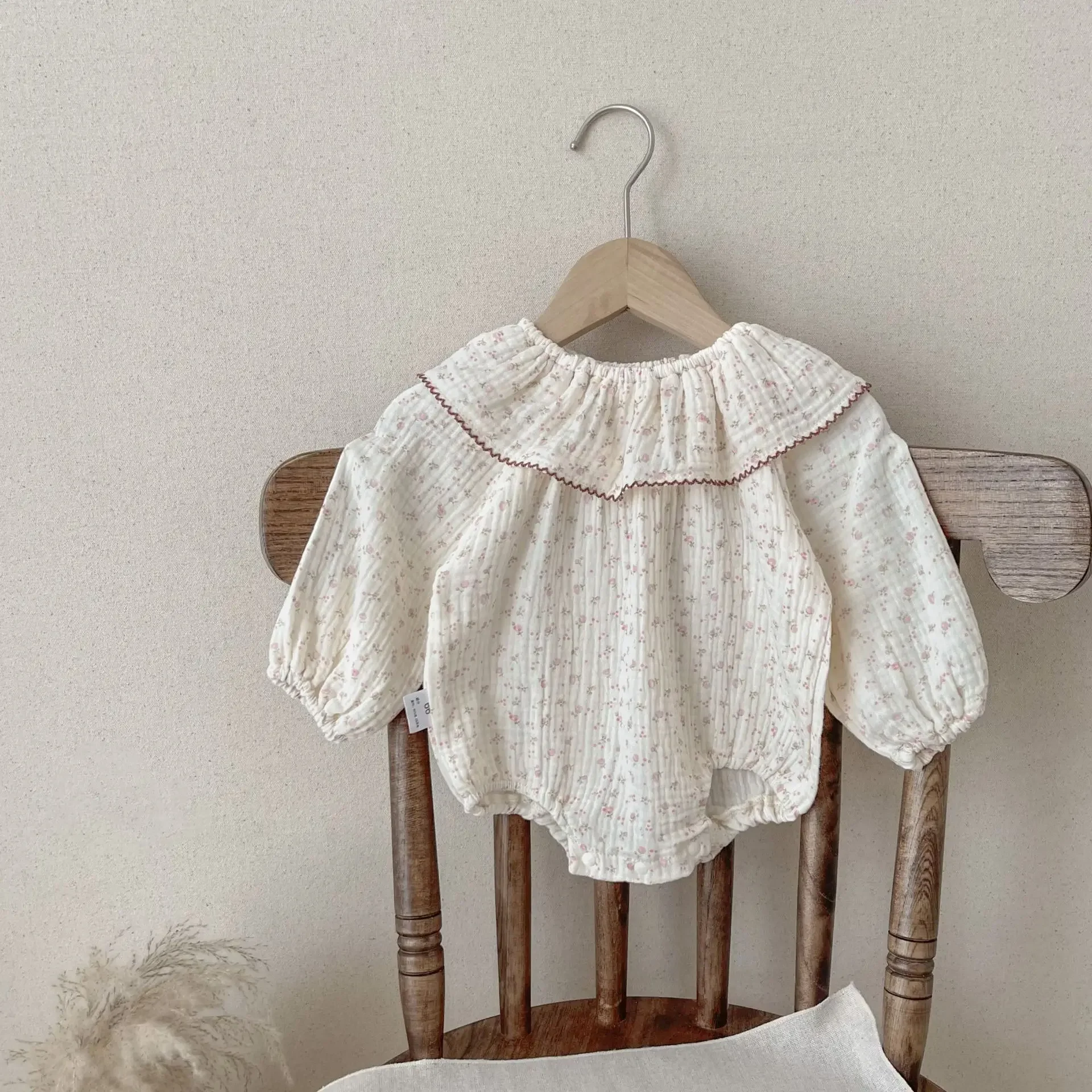 Baby Bodysuit 2026 Autumn New Infant Floral Cotton Yarn Girl's One Piece Clothes Lotus Leaf Collar Lace Climbing Clothes