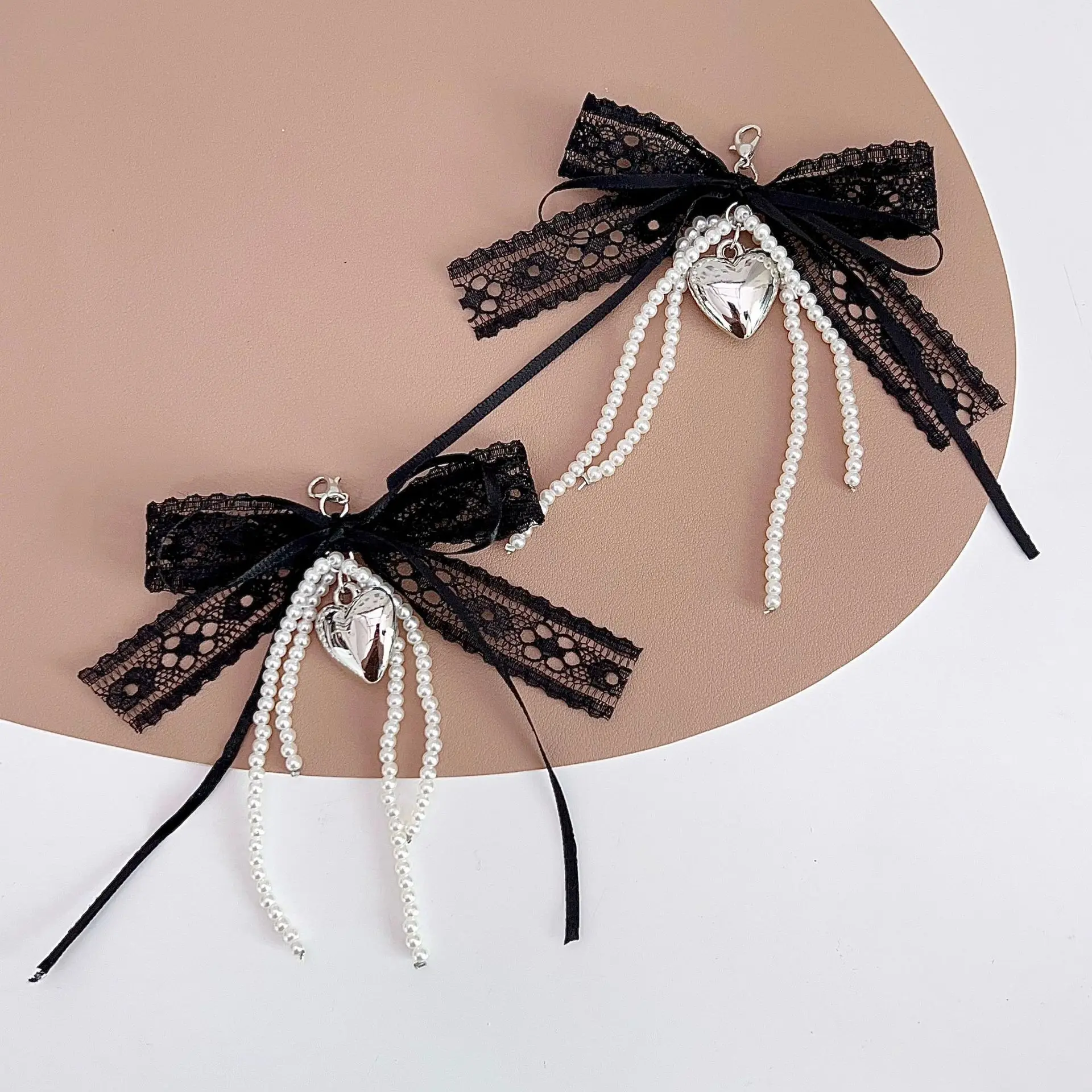 1 Stück Spitzen-Dekoanhänger, Liebes-Schuhketten-Schnalle, Perlen-Schleifen-Schnürsenkel-Charms, Sneaker-Schuh-Charms, Accessoires – Detail 6