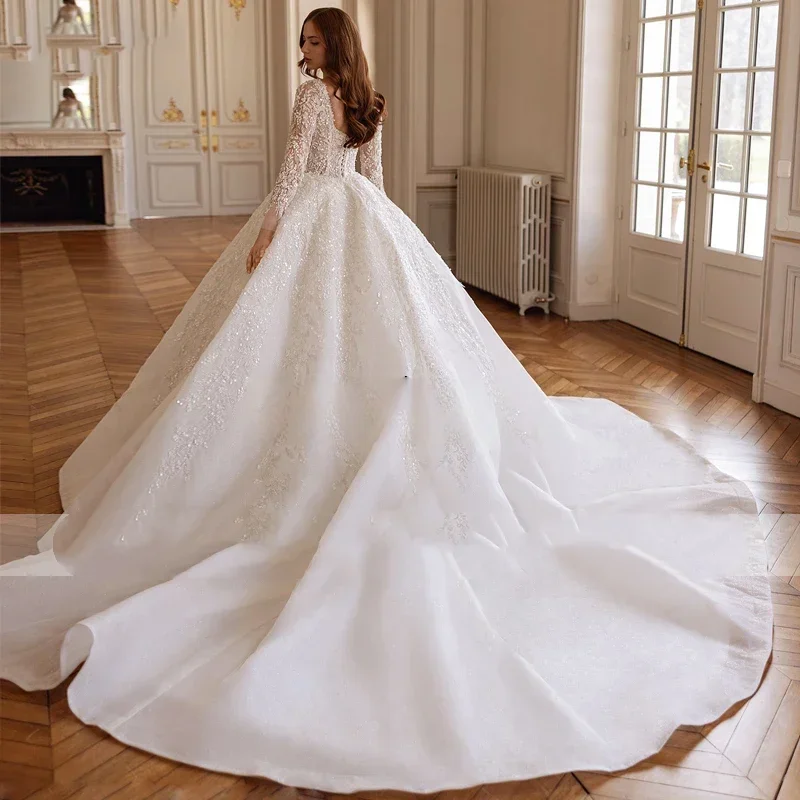 Jane Eyre رقبة سكوب وأكمام طويلة فستان زفاف رائع مزين بالتطريز ذيل محكمة عتيق فستان زفاف مخصص