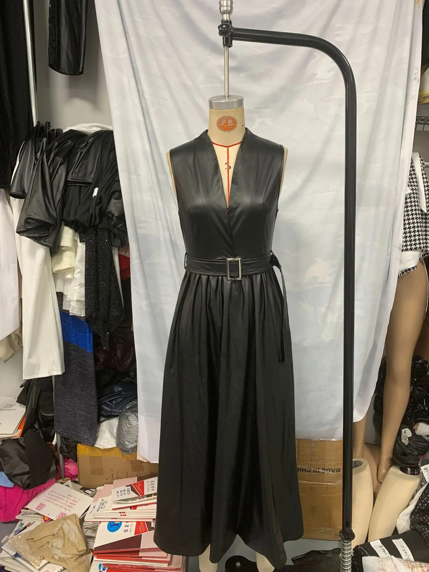 Damska długa sukienka, sukienki PU, fason A, Vestidos Y2k, streetwear, dekolt w serek, bez rękawów, elegancka, łączona, na imprezę, na noc, do pracy, podkreślająca talię, jesień