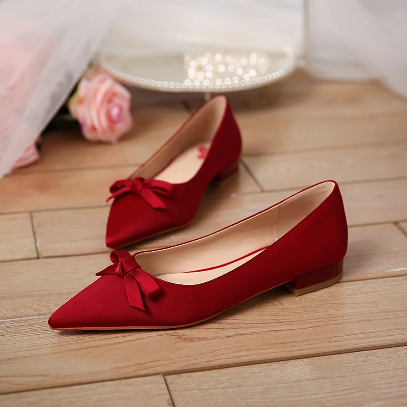 Bowknot Wedding Shoes 2022 New Low Square Heel Red Satin Falts Bride Dress Pumps Safe Confortable Daily Wear Single Shoes