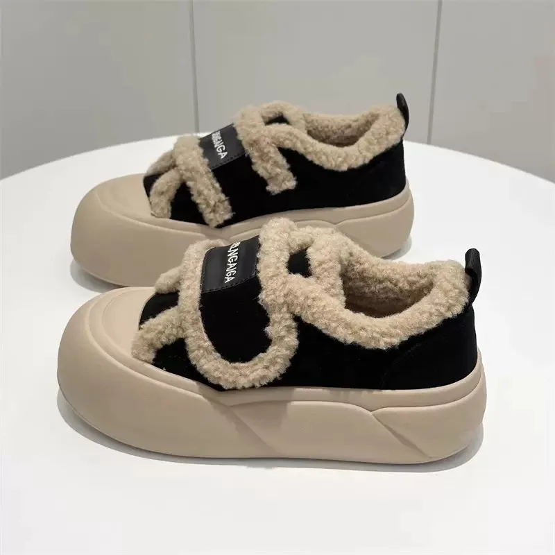 Cotton shoes for women in autumn and winter with velvet 2025 new style thick soled board shoes and bread shoes