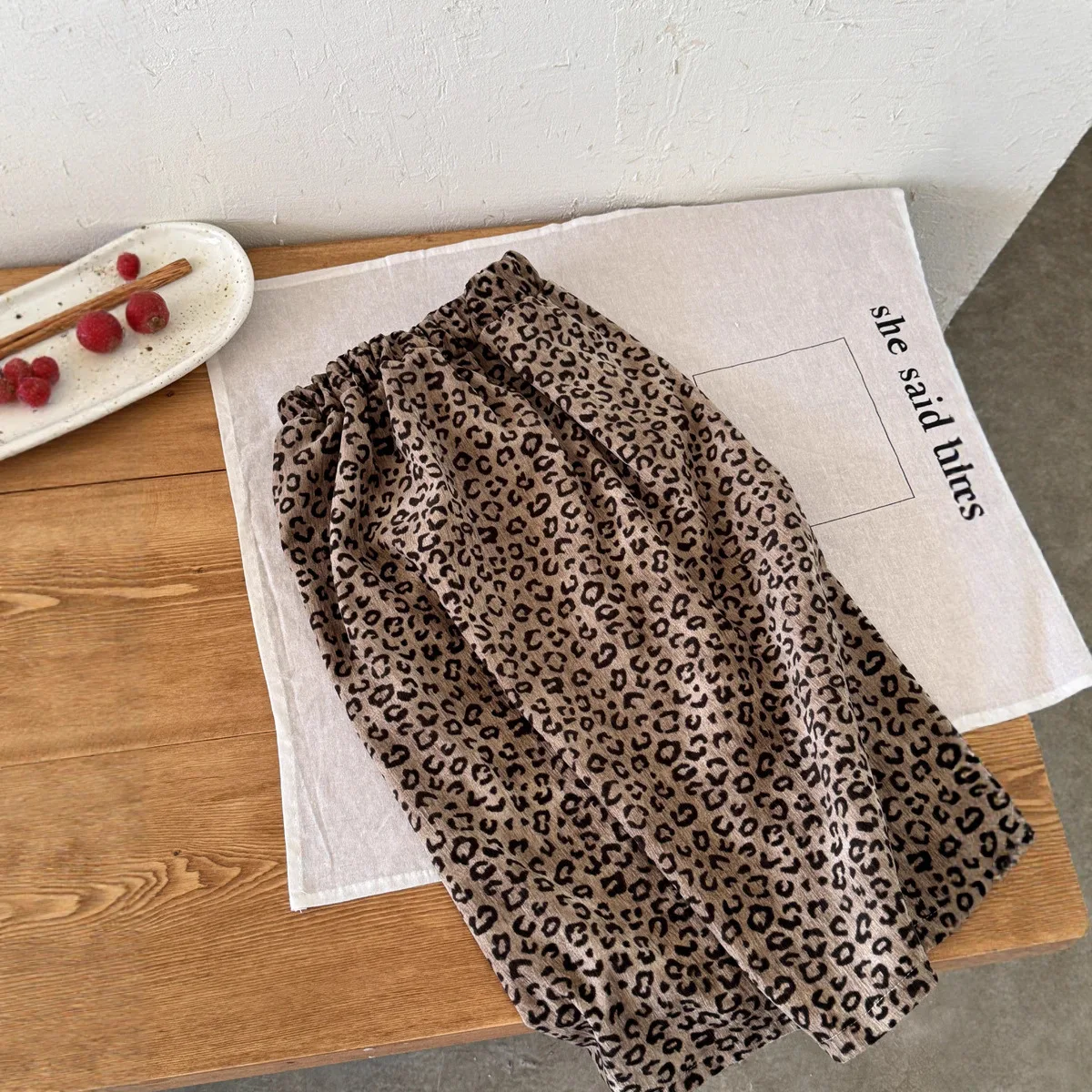 الفتيات الخريف والشتاء نمط جديد ليوبارد طباعة تنورة المخملية العمودي مستقيم أنبوب تنورة طويلة #5