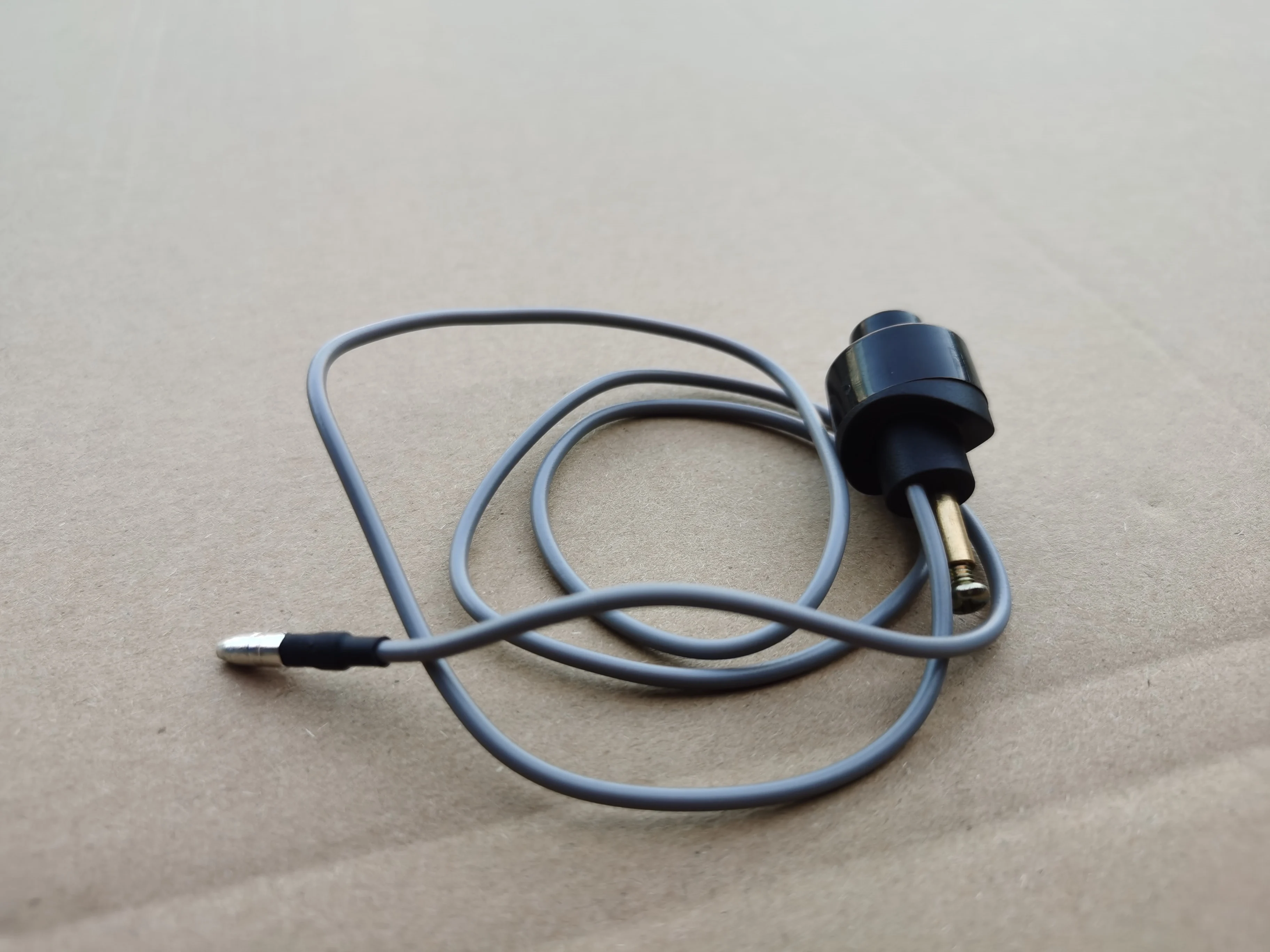 

CT70K0 CT70HK0 CT70 HORN BUTTON GRAY 24" WIRE Z50A KILL BUTTON (76N) S1392