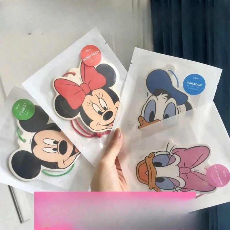 Novo Aromatizador Automotivo Mickey e Pato Donald Fofo, Aroma Duradouro, Decoração Suspensa para Carro, Mini Portátil para Armário e Aromatizador de Ambiente, Presente para Estudantes