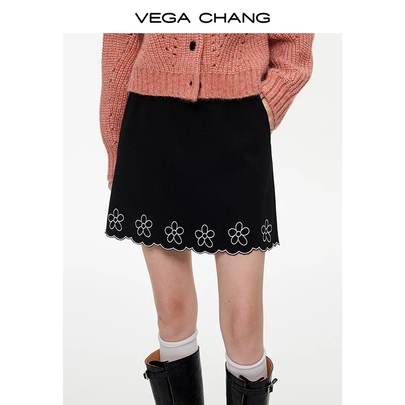 

Vega Chang New Winter Women's Skirt Stereo Embroidered Woolen A-Line Short Skirt