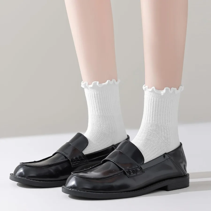 Kaus Kaki Pergelangan Kaki Ruffle Wanita Lucu dengan Desain Tepi Selada Sempurna untuk Pakaian Kasual Kaus Kaki Panjang Kru Modis Ideal untuk Harian C