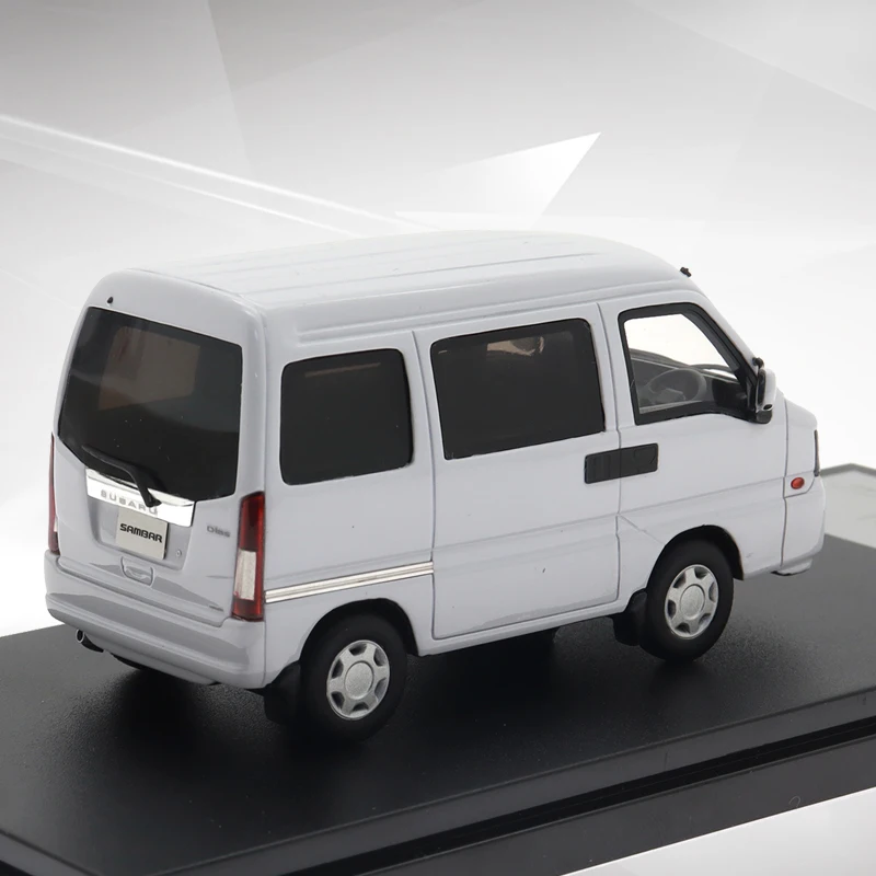Modello in resina Auto Scala 1:43 SAMBAR VAN Dias (2011) Veicoli Alta Simulazione Modello di Auto Giocattoli Da Collezione Ornamenti Per I Ragazzi Regali