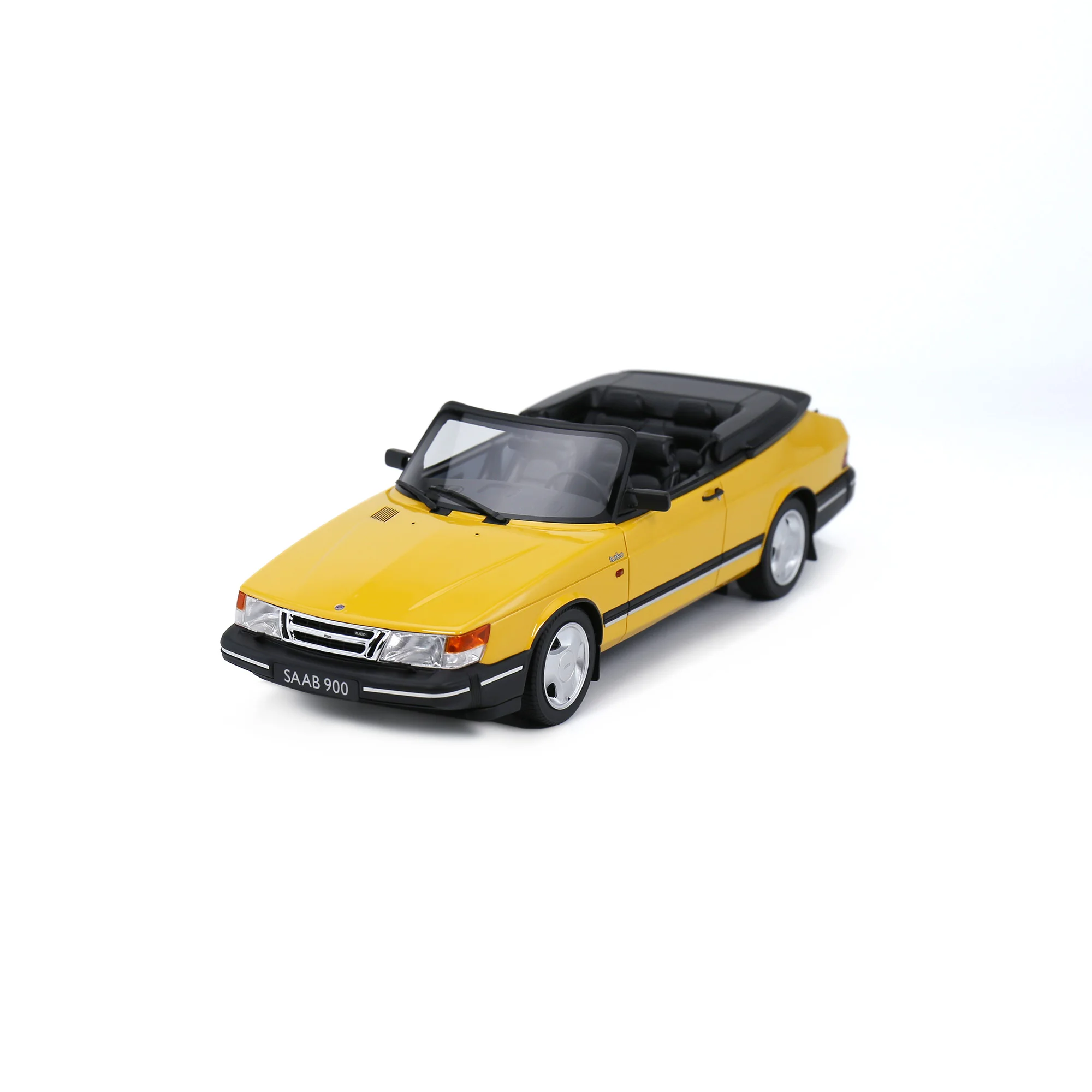 1-18 Saab 900 Cabriolet first generation 1987 resin model
