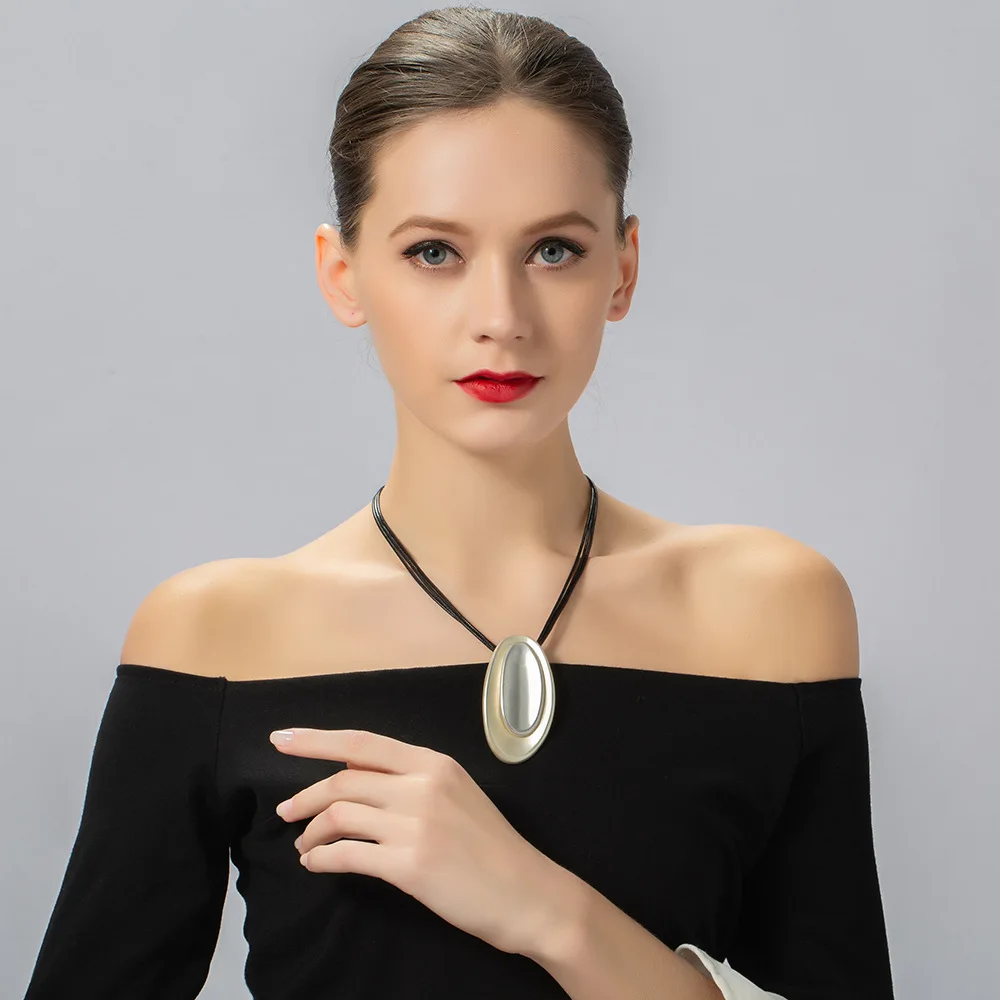 Hot Sale Necklace Ladies Geometric Oval Versatile Metal Scrub Fashion Versatile Necklace Pendant Wholesale