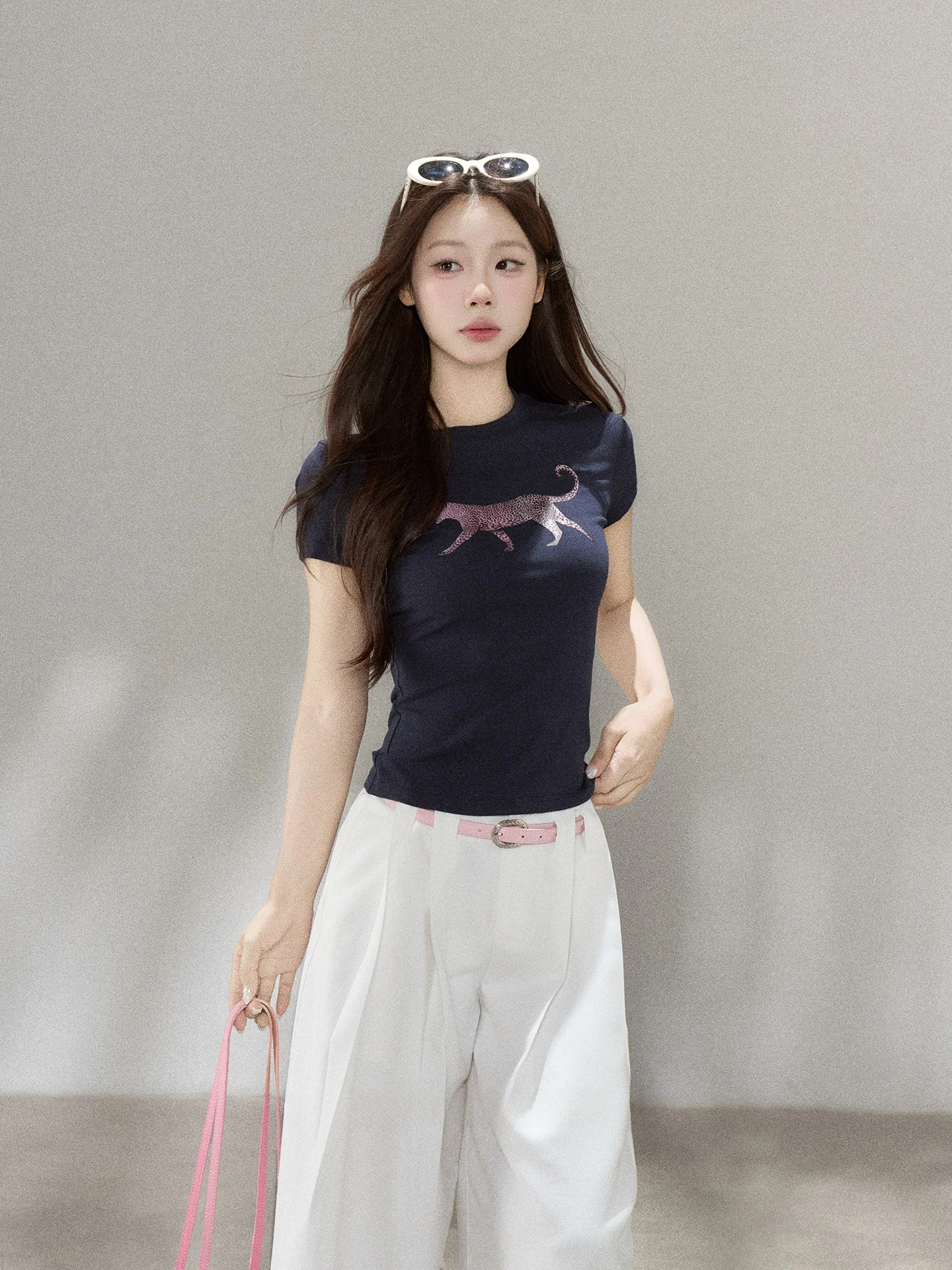 Slim Fit Short Sleeve T-Shirt Women's Indigo Floral Print Casual Versatile Top Korean Style Commute Fashion Summer New Arrival