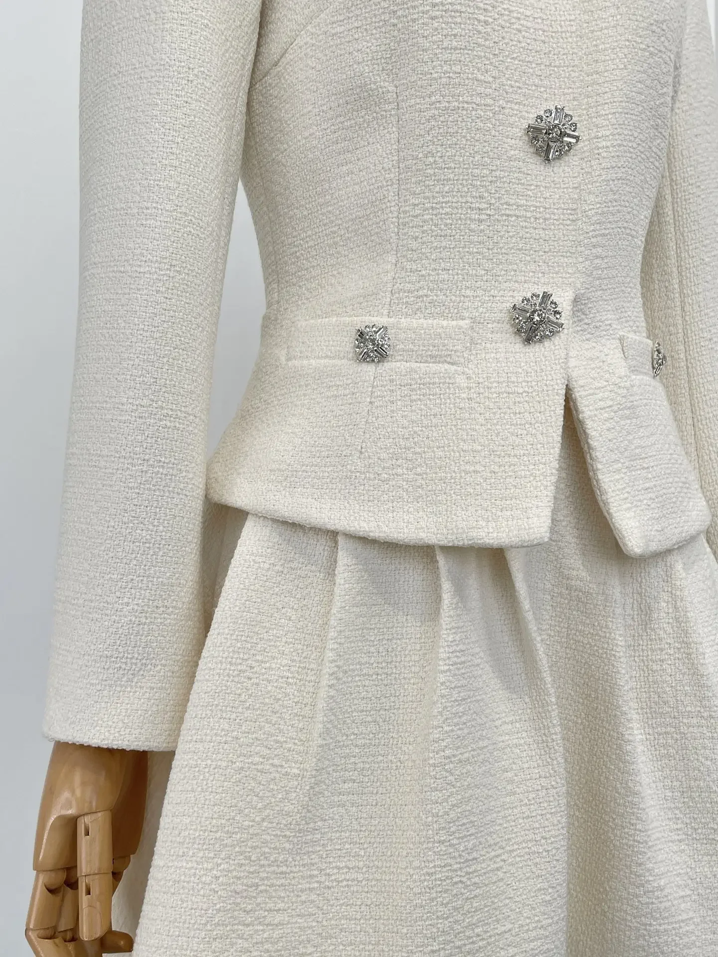 

2025 High Quality Cream White Long Sleeve Bottom Flower Bud Mini Dress