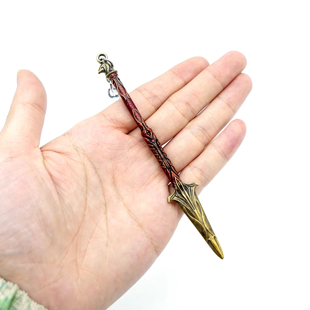 12cm Spear of Leonidas Assassin's Weapon Keychain AC Creed Spear Game Merchandise Metal Weapon Models Home Ornament Crafts Toys