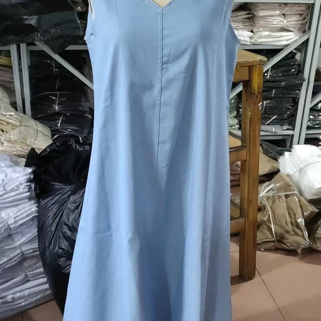 Sommer Neue Künstler Stil Denim Over-the-Knie Langes Kleid Zurück Spitze-Up V-ausschnitt Ärmelloses frauen Mode kleid