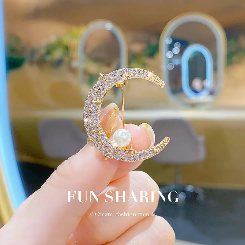 Brilliant Starlight Pearl Brooch High-end Women Full Diamond Moon Pin Fixed Clothing Anti-exposure Exquisite Brooch Collar Pin