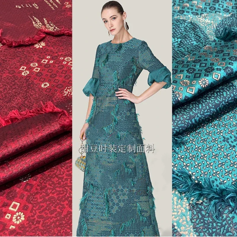 

Золотая линия парча жаккардовая ткань винтажное тисненое платье с бахромой блейзер одежда брендовый модный дизайн шитье оптовая продажа ткани