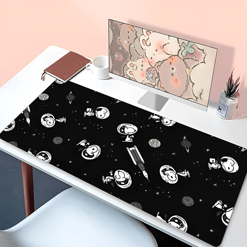 

Cartoon Astronaut Snoopy Dog Mouse Pad PC Kawaii Gaming Accessories Keyboard Pad Black Cute Anime Desk Mat Gamer Mousepad Carpet