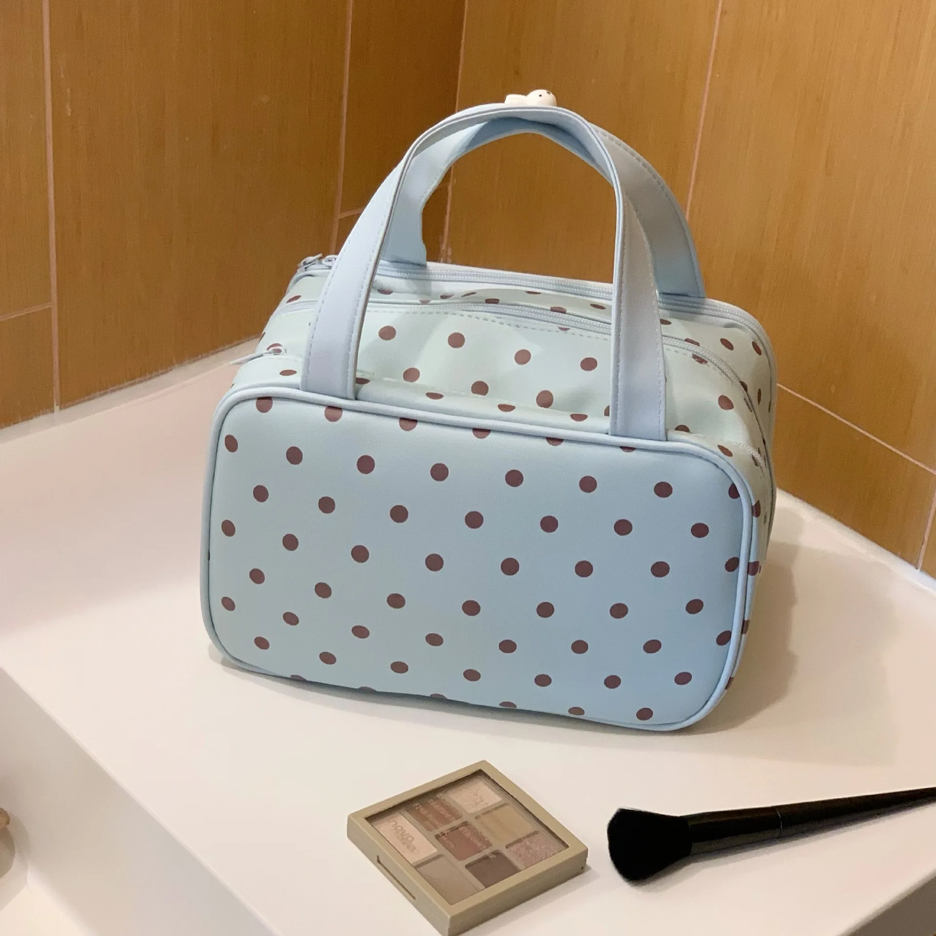 New Three-Layer Partitioned Portable Large-Capacity Cosmetic Storage Bag, Travel Toiletry Bag, Hand-Held Makeup Bag for Women