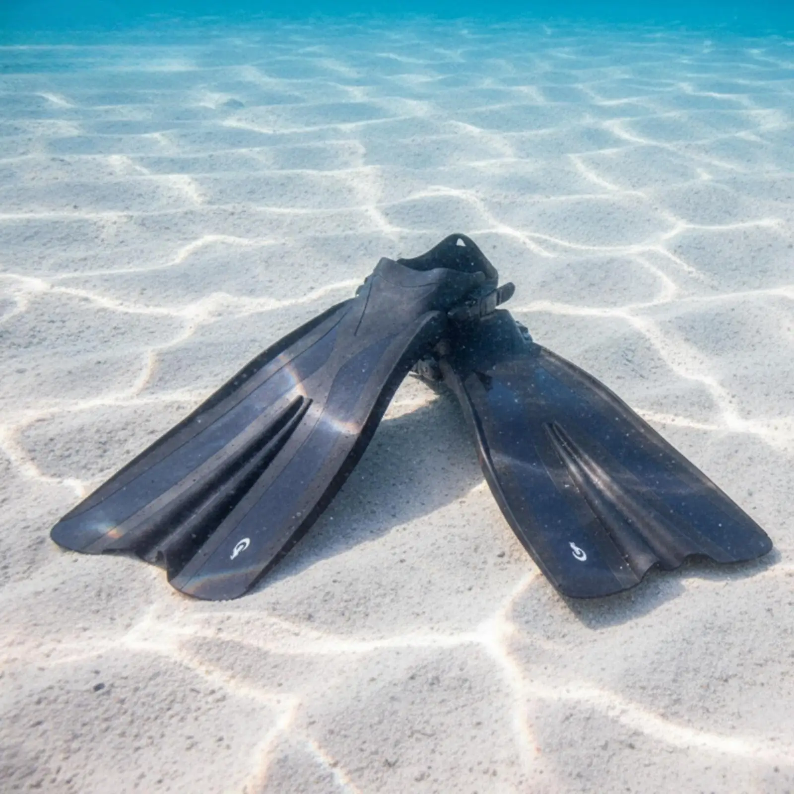 open-heel-fins-with-adjustable-strap-easy-to-adjust-long-blade-fins-lightweight
