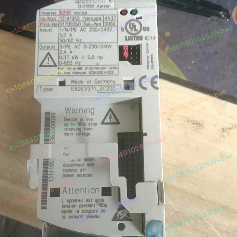 

80% новый преобразователь частоты E82EV371-2C 8200 0,37 кВт 220 В с платой ввода-вывода, оригинальная разборка