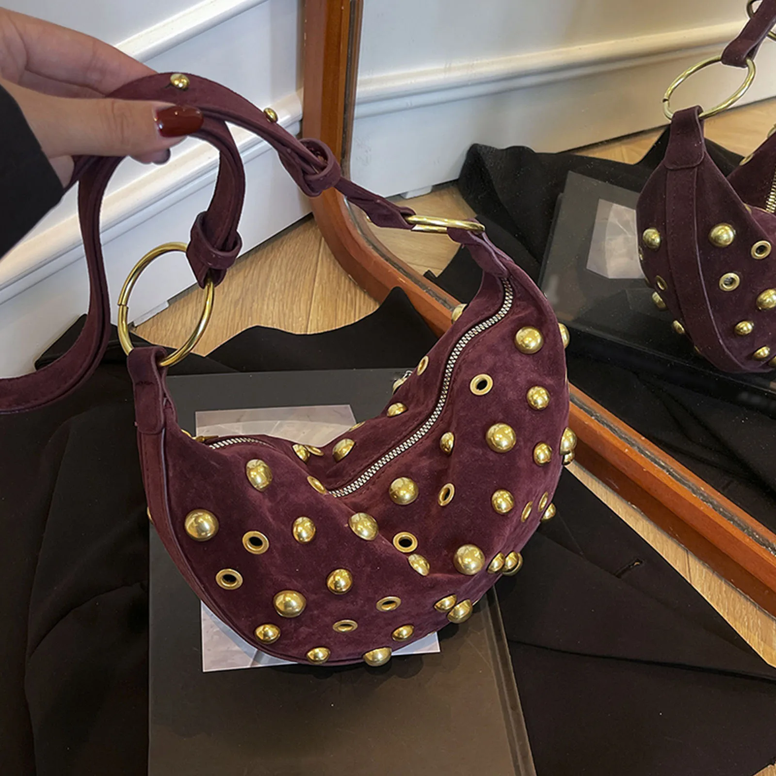 

Girls Faux Suede Rivet Underarm Pouch Fashion Studded Hobo Shoulder Bag Vintage Luxury Crossbody Bags Travel Retro Dumpling Bag