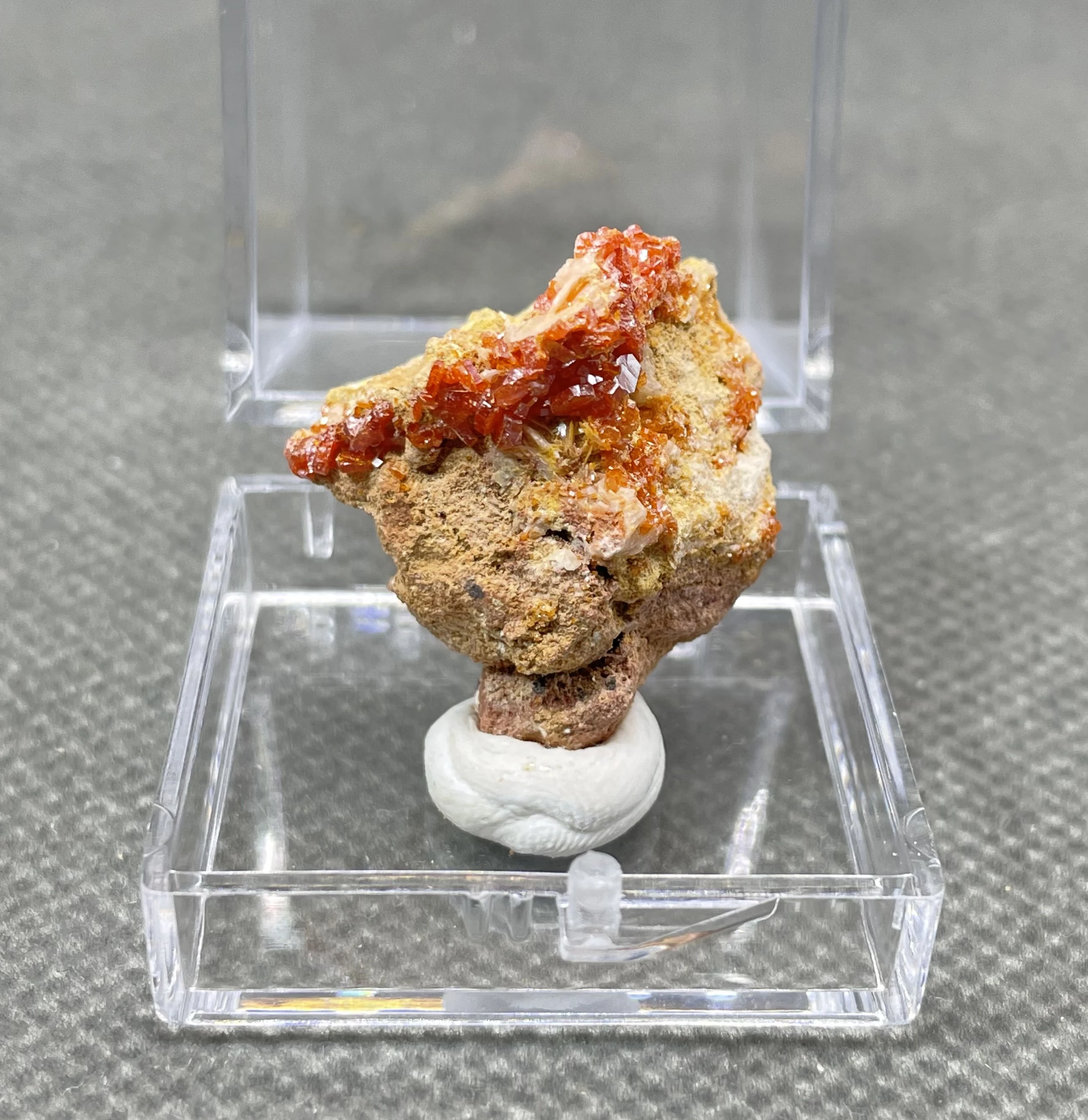 Natural Vanadinite mineral specimen + box size 3.4 cm + healing quartz crystals and stones rock gemstone