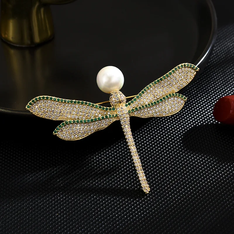 

Unique Model Insect Zirconia Dragonfly Brooches Personality Female Woman Clothing Accessories Elegant Pearl Brooch Pin Jewelry