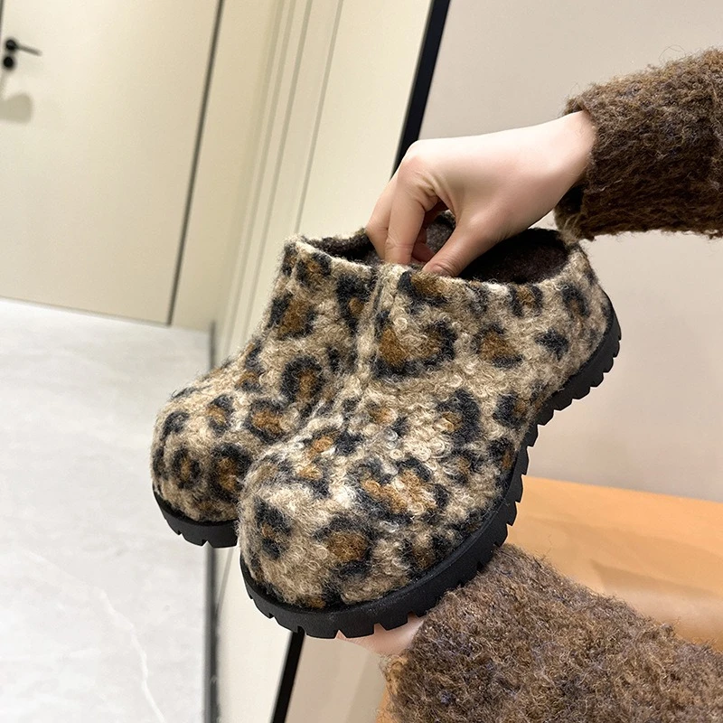 Winter New Women Shoes Retro Ultra Warm Platform Slippers for Woman Exquisite Vacation Casual Shoes Designer Shoes Zapatos Mujer