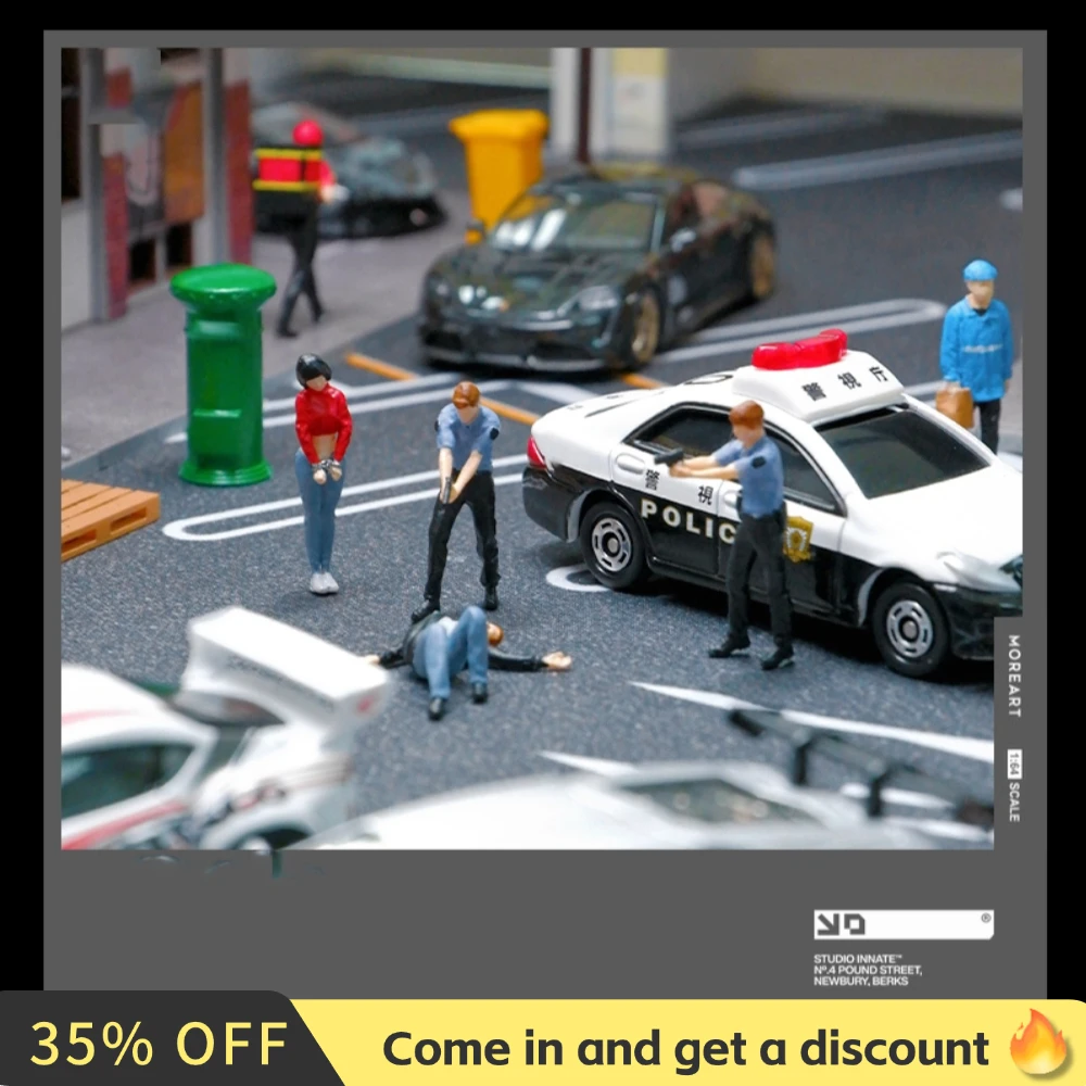 Kicarmod 1/64 Scale Model Figurine Collectible Doll  Policeman Caught Thief Exquisite Figure for Fans in Scale Diecast Model Car