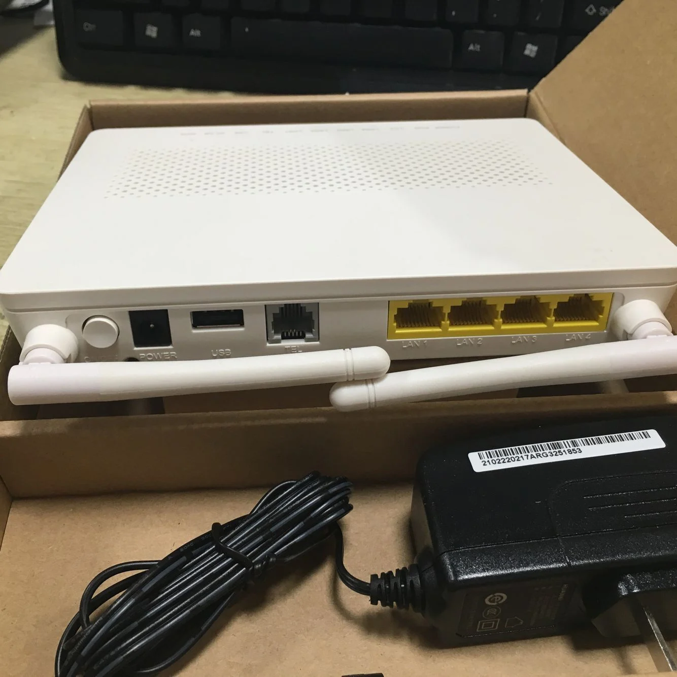 ONU HG8546M ethernet port GPON terminal FTTH 4FE+1POTS+WIFI EPON  XPON ONT Modo Roteador Lan Port